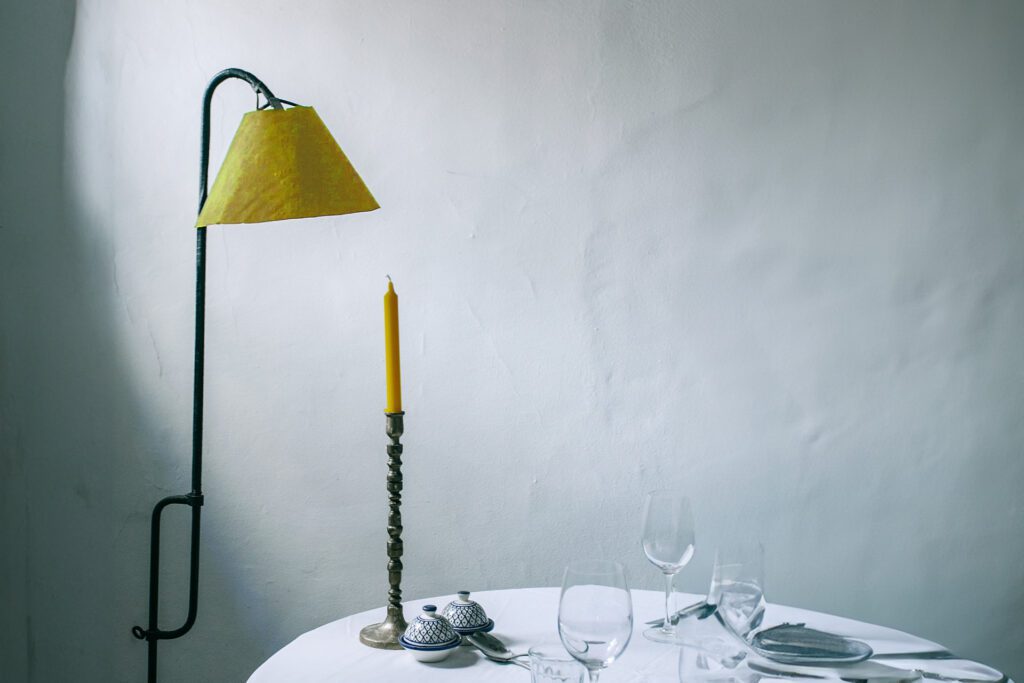 Harmaan värin käyttö